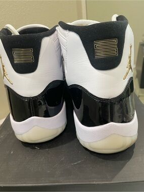 Jordan 11  dmp gratitude men’s sz 11.5